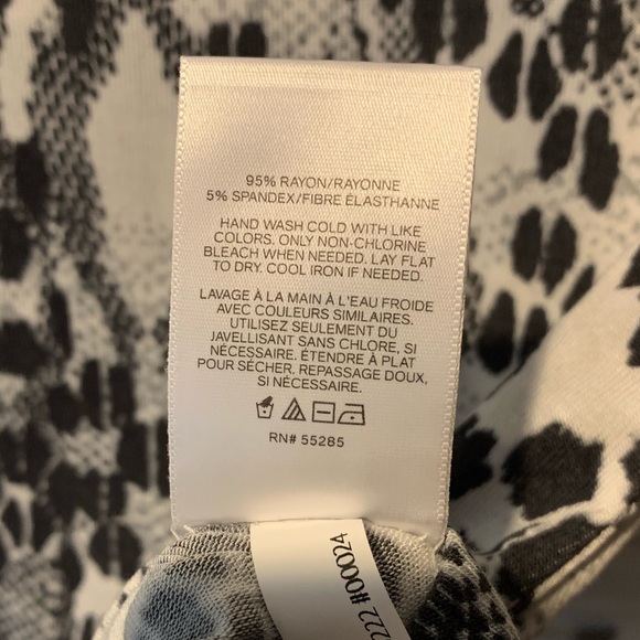 Express Animal Print Crew Neck Tee - Picture 3 of 3